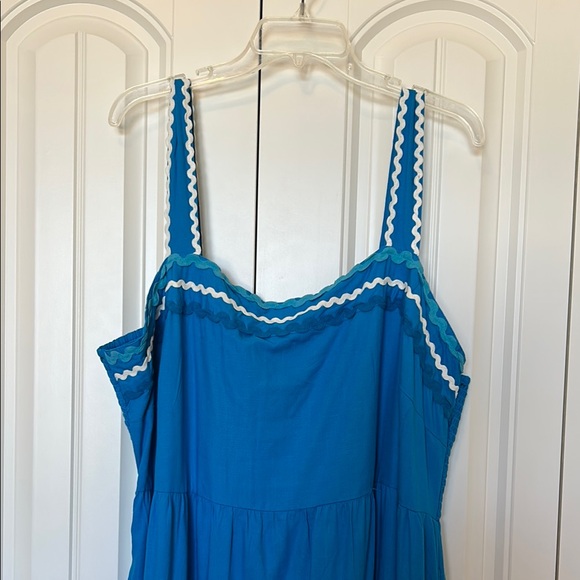 Blue Sleeveless Maxi Dress - Picture 2 of 5